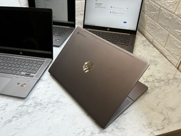 HP Cromebook ultra rápida y hermosa - Image 4