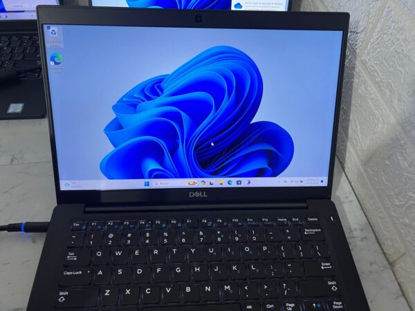Dell Latitude 7390 Touch - Image 4