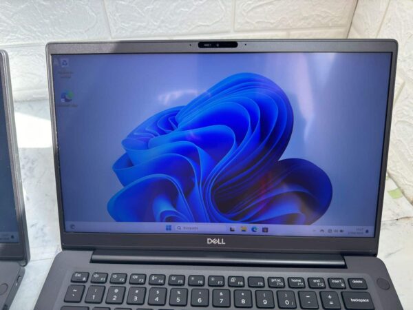 Laptop Dell 7400 Touch  fibra de carbono - Image 6