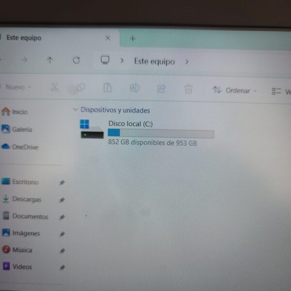 DELL PRECISION 7540 i7-9 - Image 8